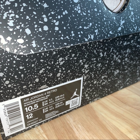 Air Jordan 4 Retro Military Black Shoes - Picture 8 of 9